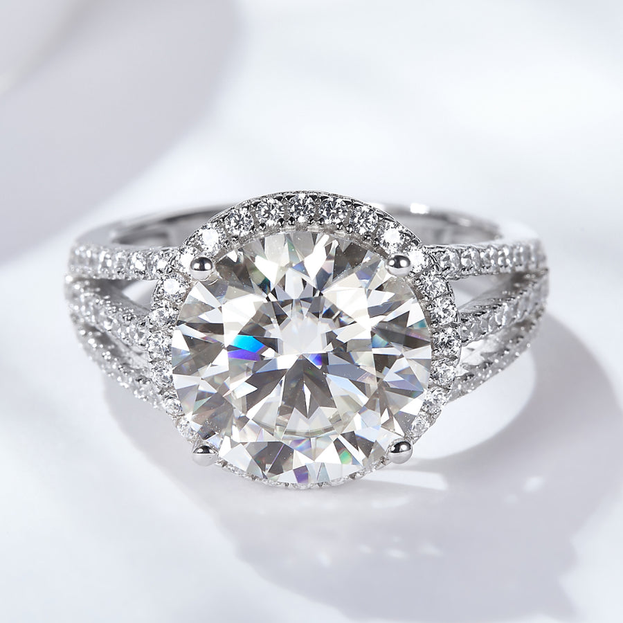 5 Carat Moissanite Split Shank Ring | Redblad 18K Solid Gold & Certified Diamond Rings