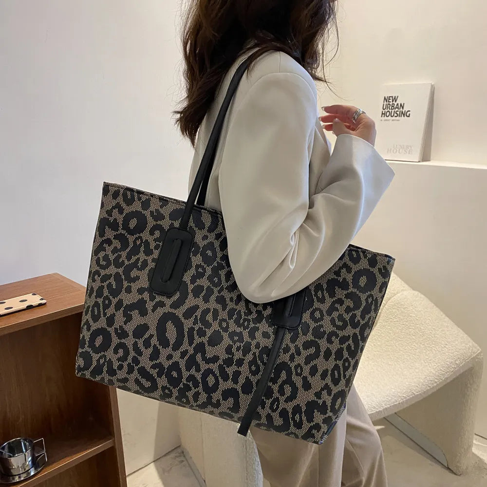 PU Leather Leopard Tote Bag - Exklusive Damenmode & Kleidung Kollektion | Redblad Deutschland