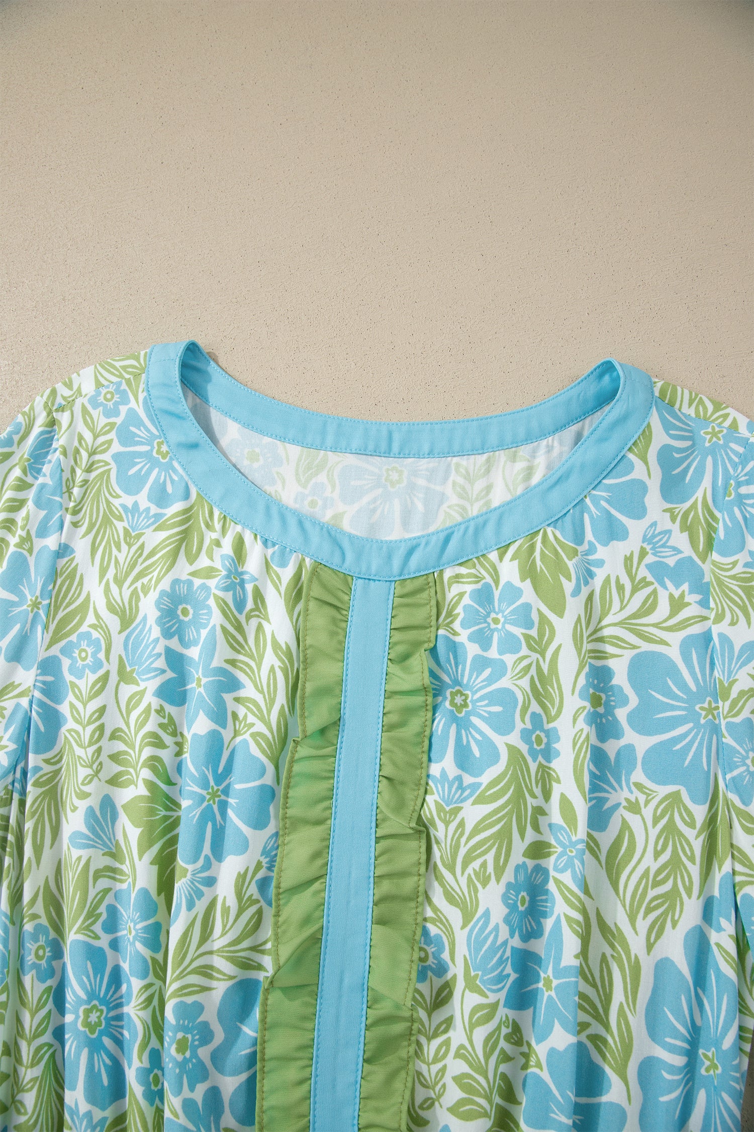 Mini robe à manches courtes à motifs floraux bleu ciel à volants taille haute