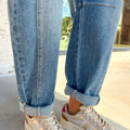 Himmelblaue Medium Wash Barrel Jeans mit Manschetten - Foto 5