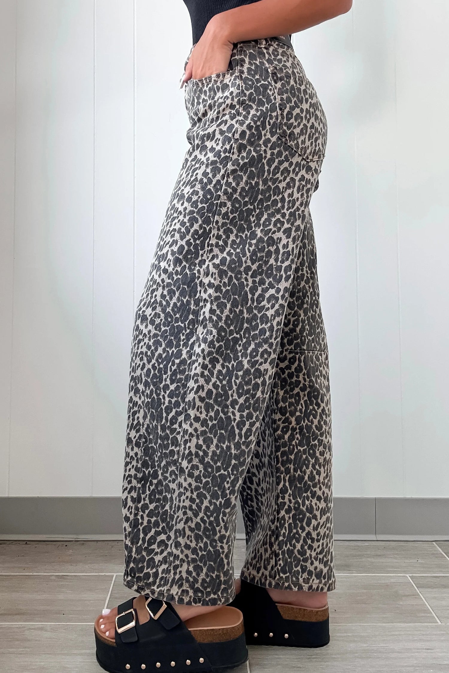 Black Leopard Print High Waist Barrel Jeans - Damesmode Afbeelding 3