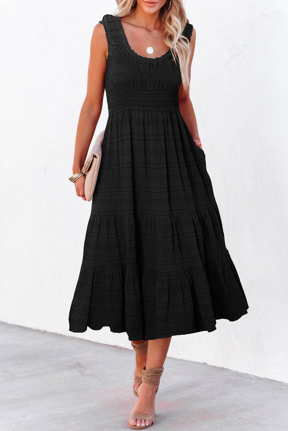 Schwarzes, plissiertes, quadratloses Midi-Kleid – Damesmode Afbeelding 2