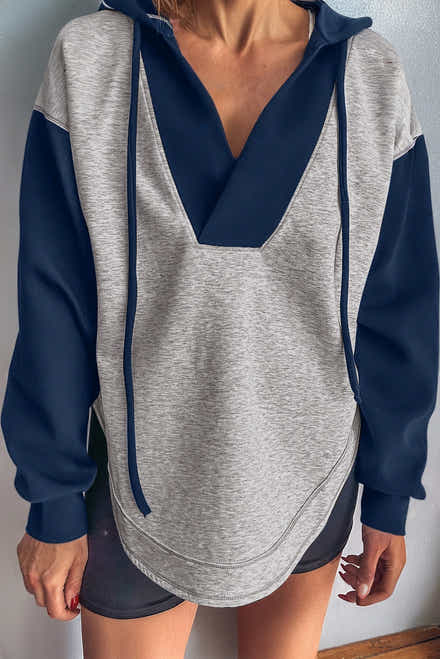 Hellgrauer Farbblock-Patchwork-V-Hals-Kordelzug-Hoodie