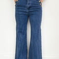 Ashleigh Blue Golden Button Detail Rolled Edge Flare Leg Jeans - Damesmode Afbeelding 3 - Foto 3