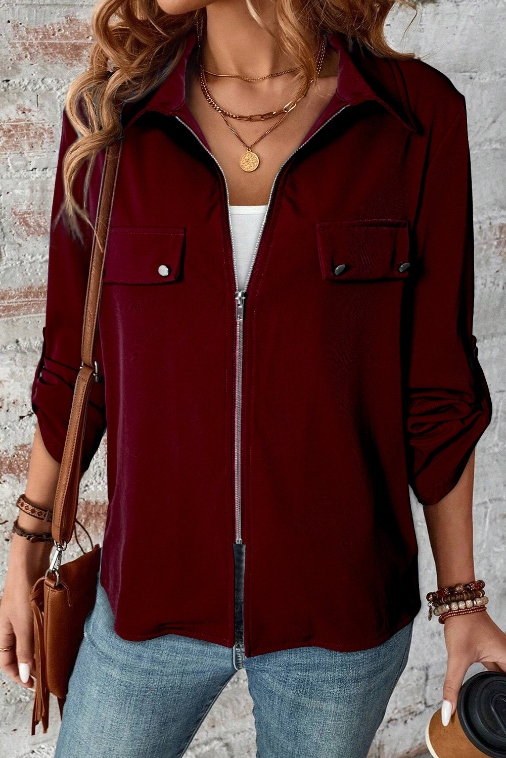 Veste à rabat à col noir à manches zippée - Image de mode féminine 4