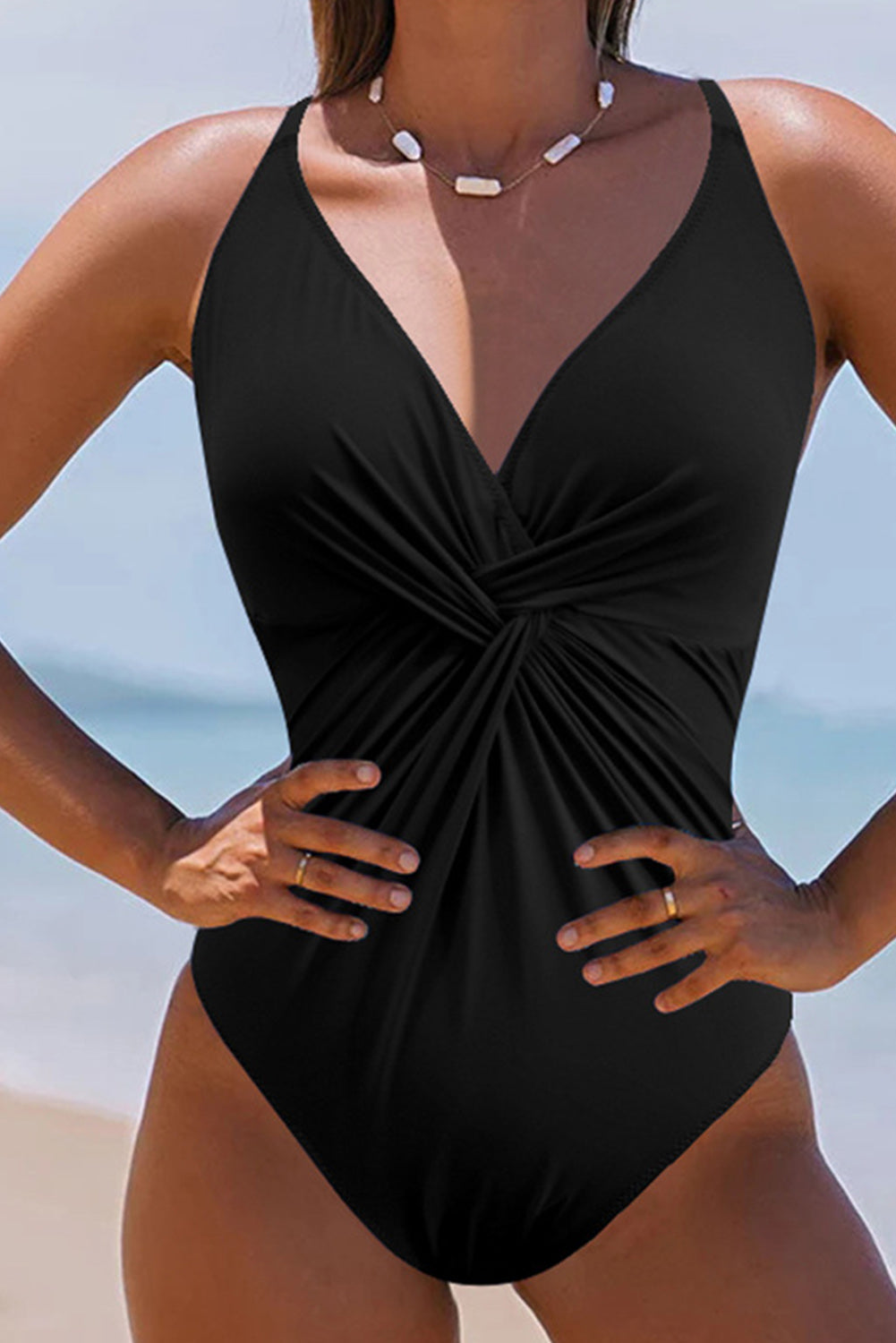 Black V Neck Twist Ruched Crisscross Backless One-Piece Swimsuit - Damesmode Afbeelding 1