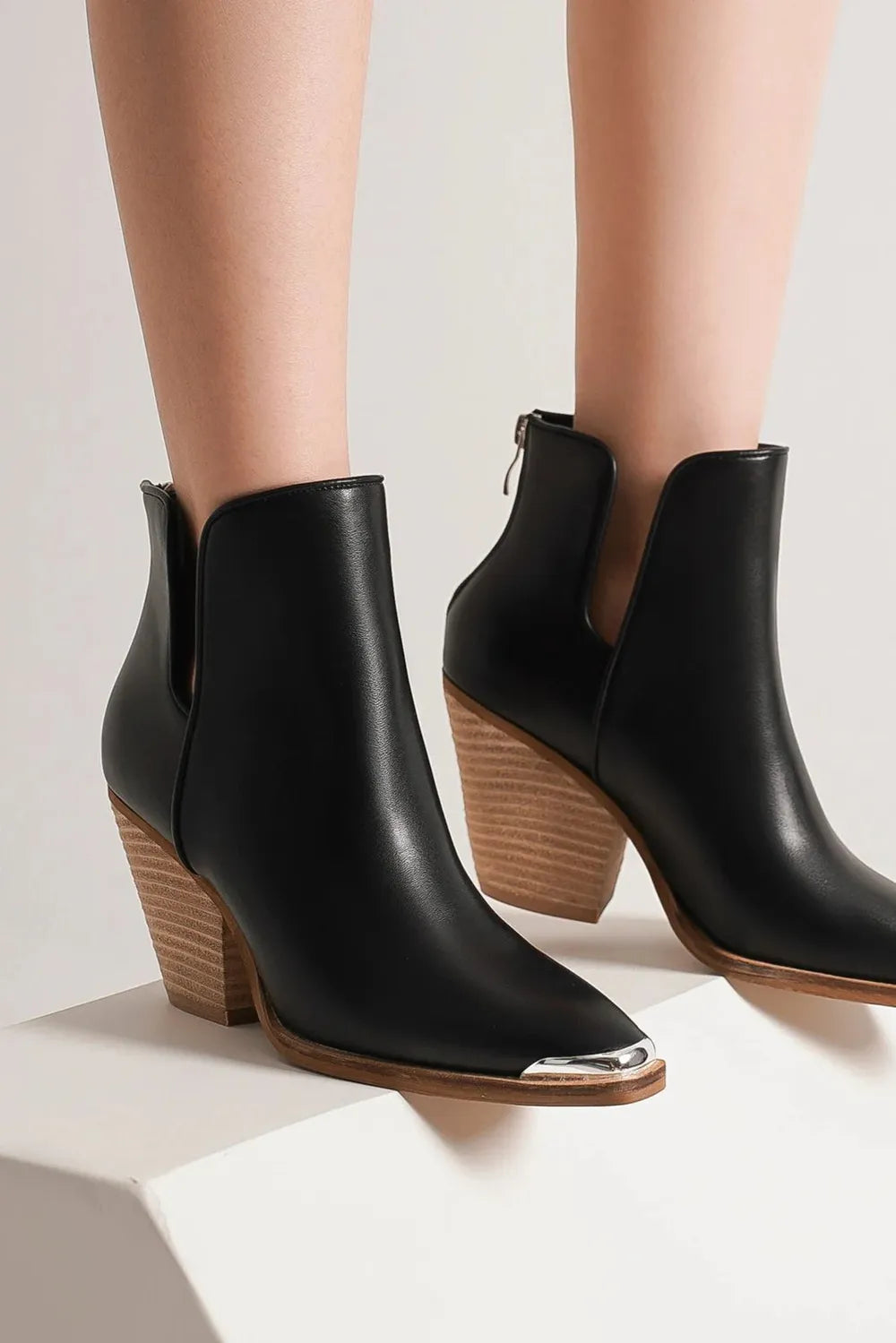 Beast Fashion Pointed Metal-Tip Toe Block Heel Ankle Boots - Luxe Damesmode & Kleding Collectie | Redblad Nederland
