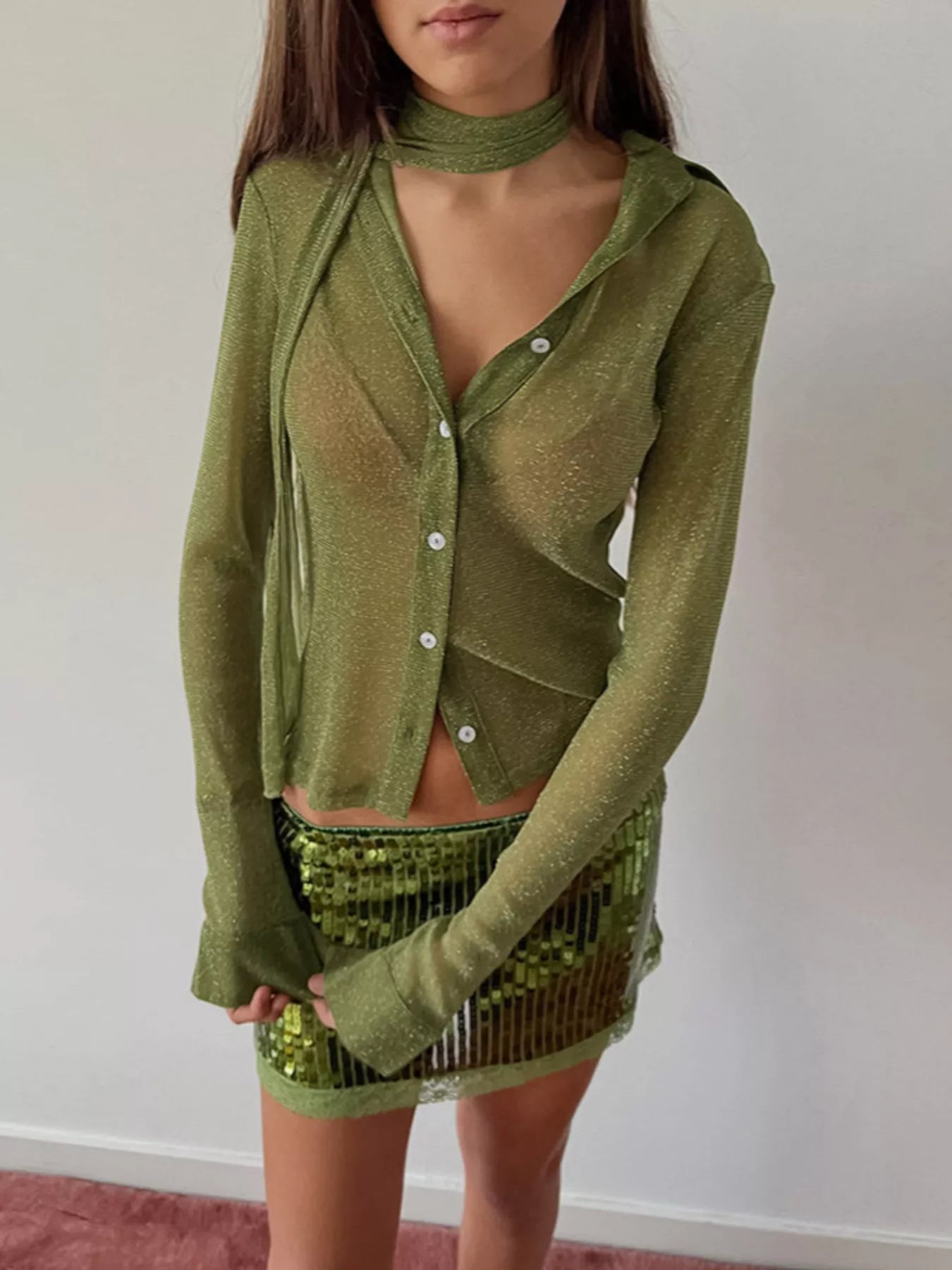 Button Down Long Sleeve Shirt with Scarf - Exklusive Damenmode & Kleidung Kollektion | Redblad Deutschland