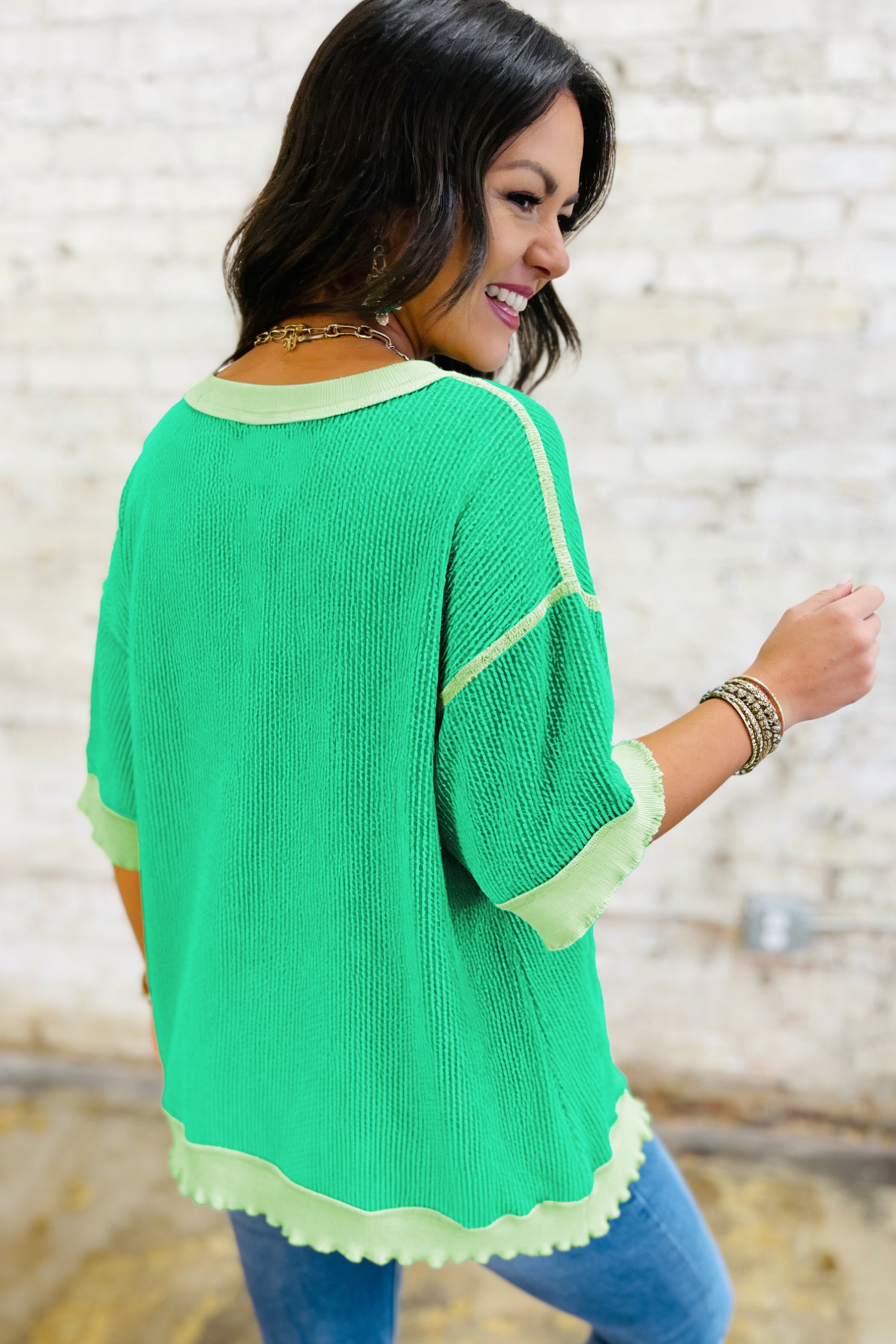 Mintgrünes lockeres, ungleichmäßiges Saum-Twist-T-Shirt mit Rippen