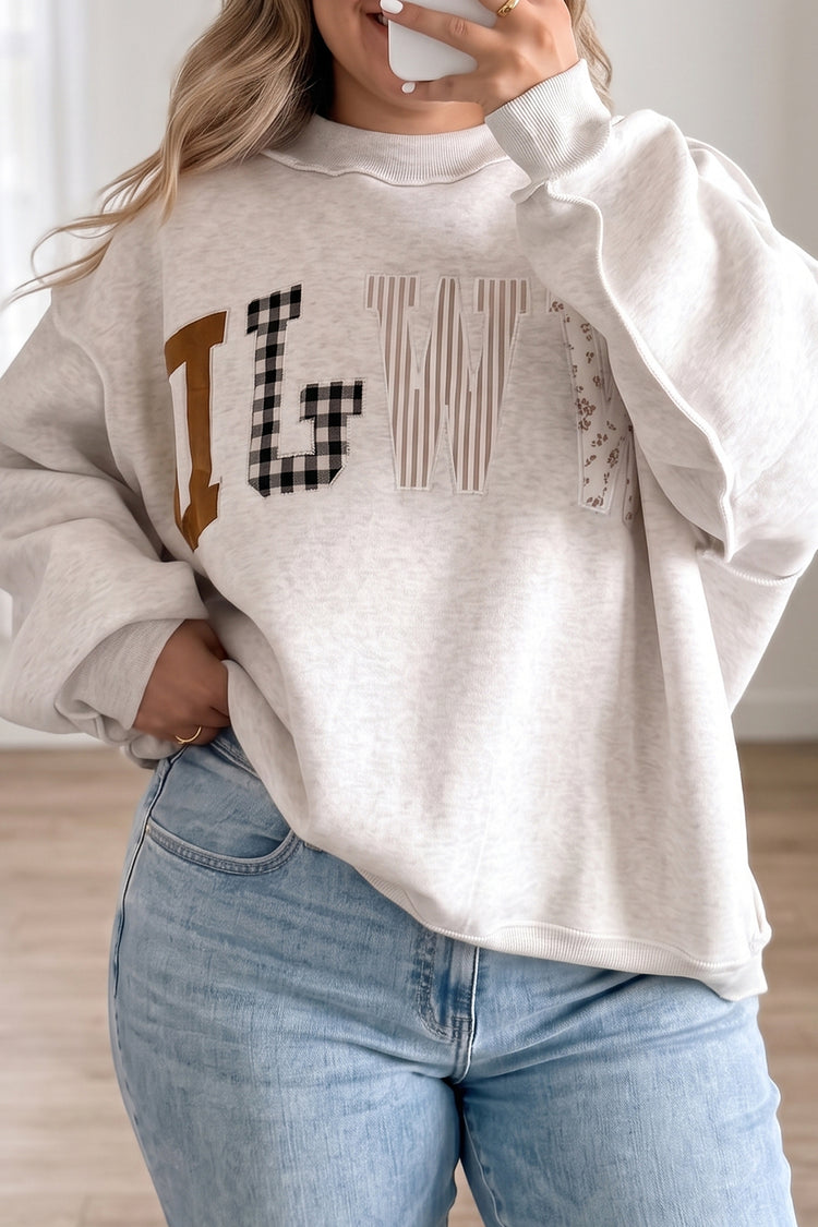 Gro WWJD Mix Muster Buschtaf Grafik Fräi Naht locker Plus-Gréisst Sweatshirt - Damesmode