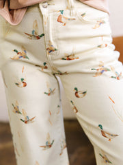 Vaqueros beige estampados con puños y dobladillo - Imagen de moda femenina 5 - Miniatuur