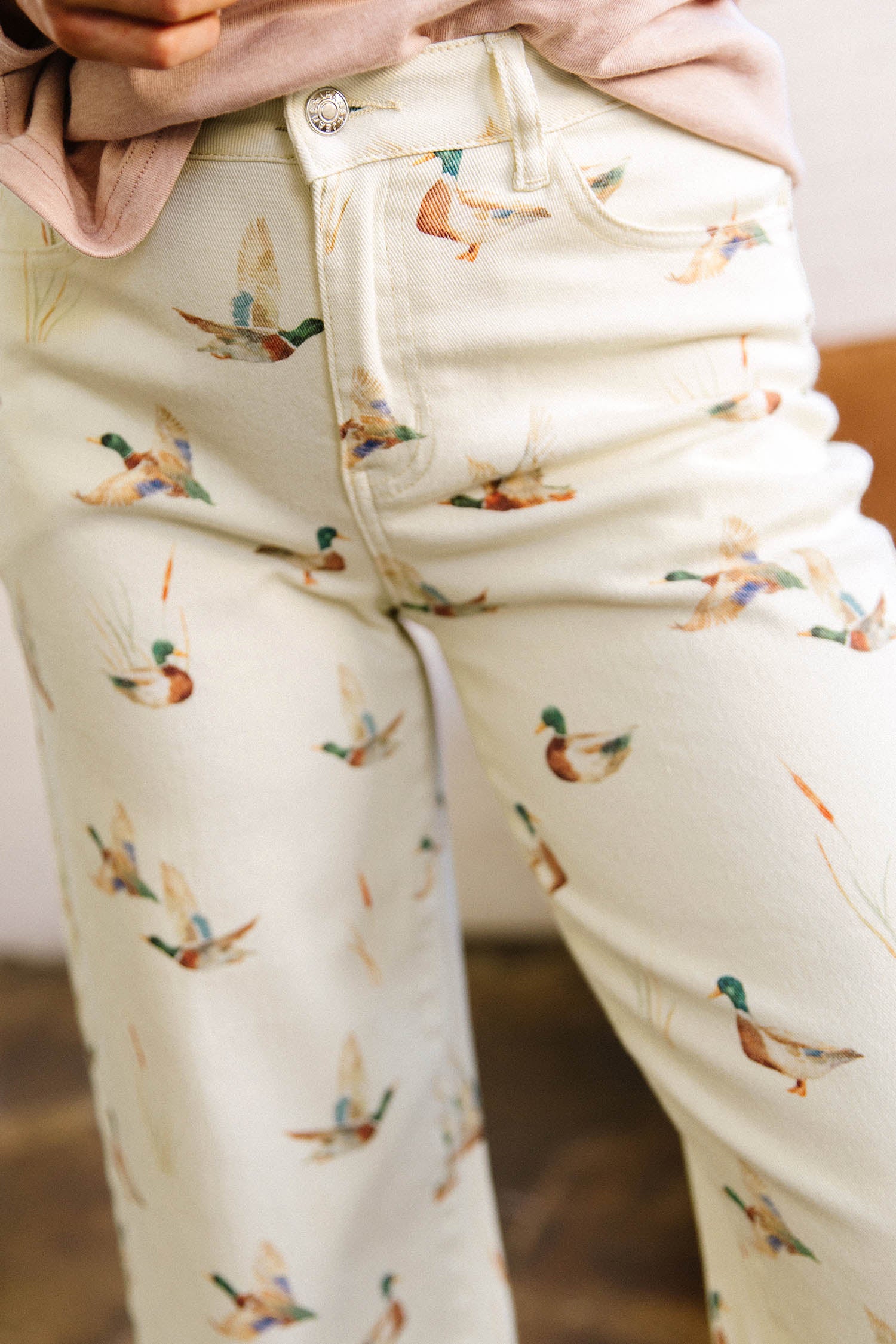 Beige Stylish Mallard Printed Cuffed Hem Shift Jeans - Damesmode Afbeelding 5