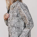 Veste en jean à col clouté à clous à motifs de léopard kaki - Foto 6