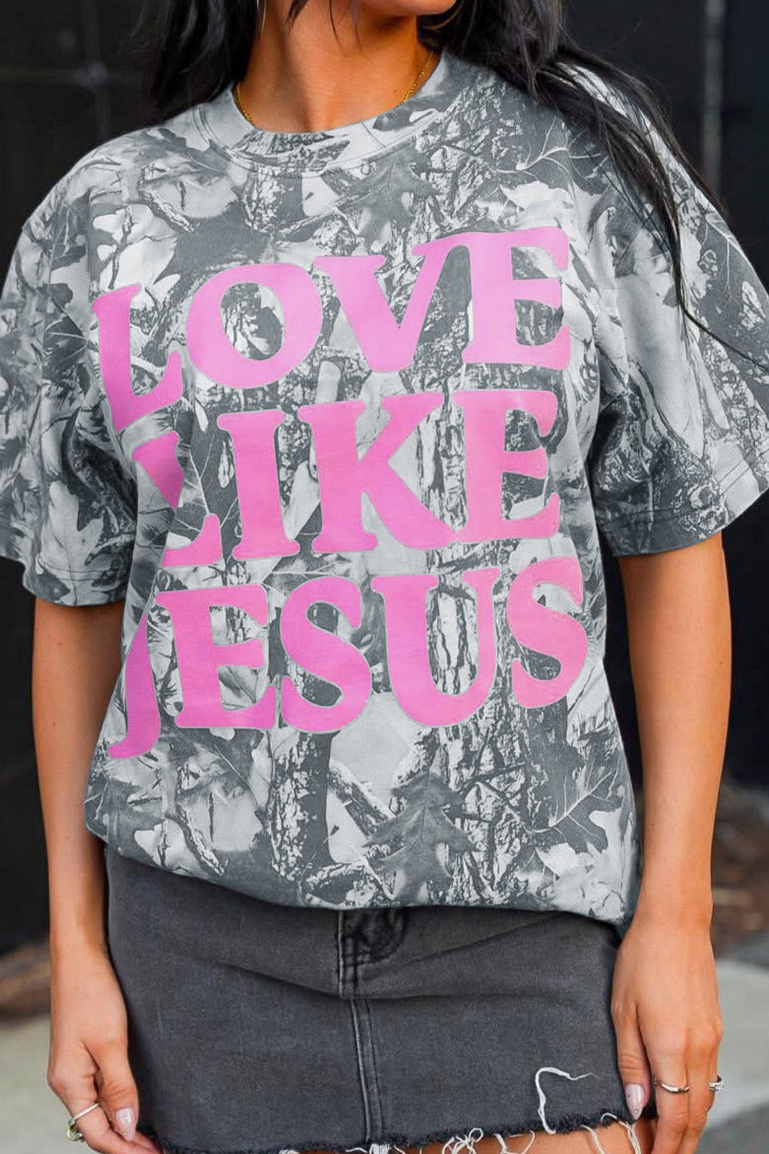 T-shirt décontracté Woodland Camo rose LOVE LIKE JESUS