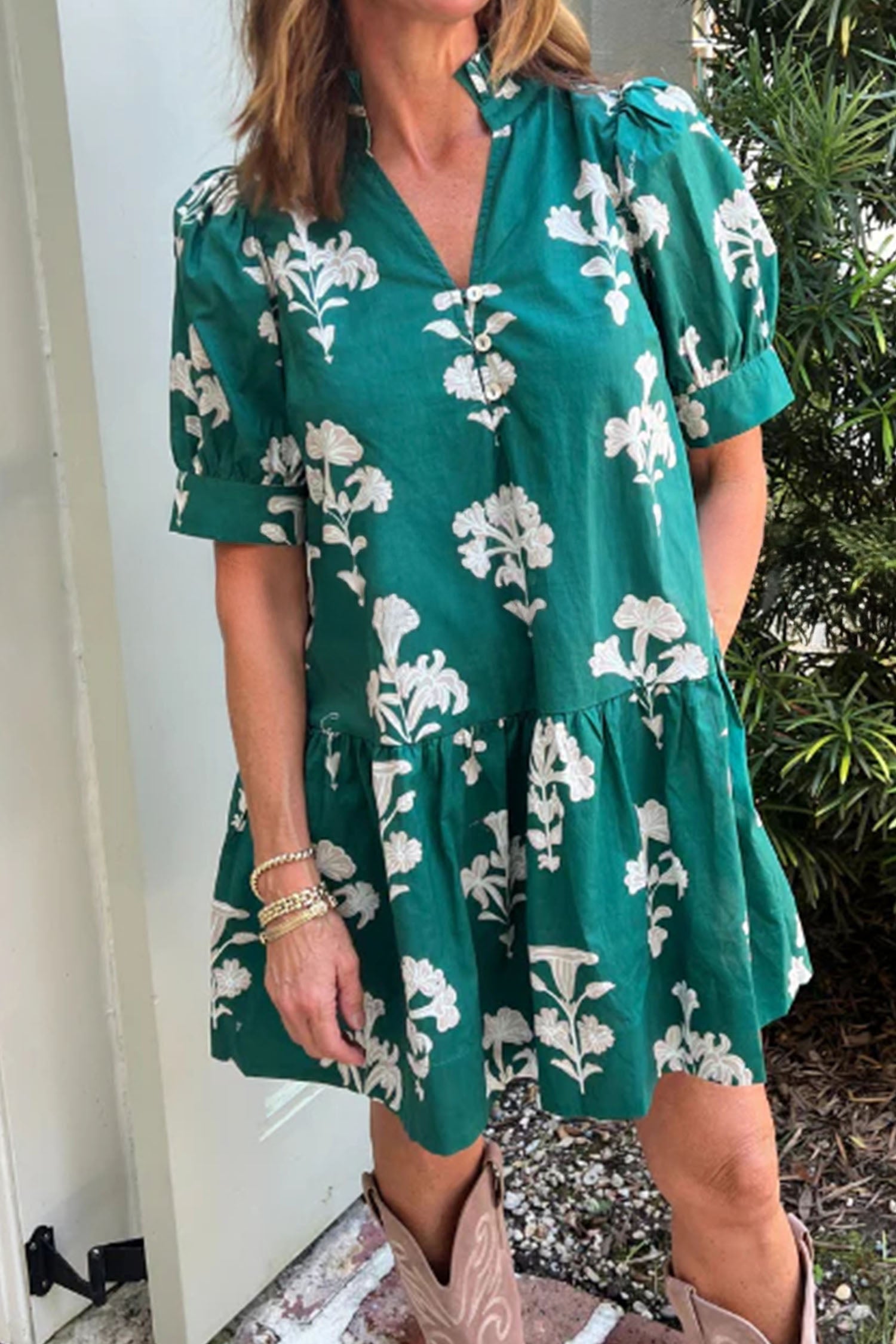 Schwarzes Rüschen-V-Ausschnitt-Puff-Kurzarm-Minikleid mit Blumen – Damesmode Afbeelding 4