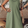 Grass Green Solid Color Lace Detail V Neck Sleeveless Shift Mini Dress - Foto 1