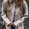 Light Grey Turn Down Collar Flap Pockets Buttoned Shacket - Foto 3