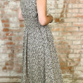 Beige Leopard Zip Front V Neck Cinched Waist Sleeveless Maxi Dress - Damesmode Afbeelding 2 - Foto 2