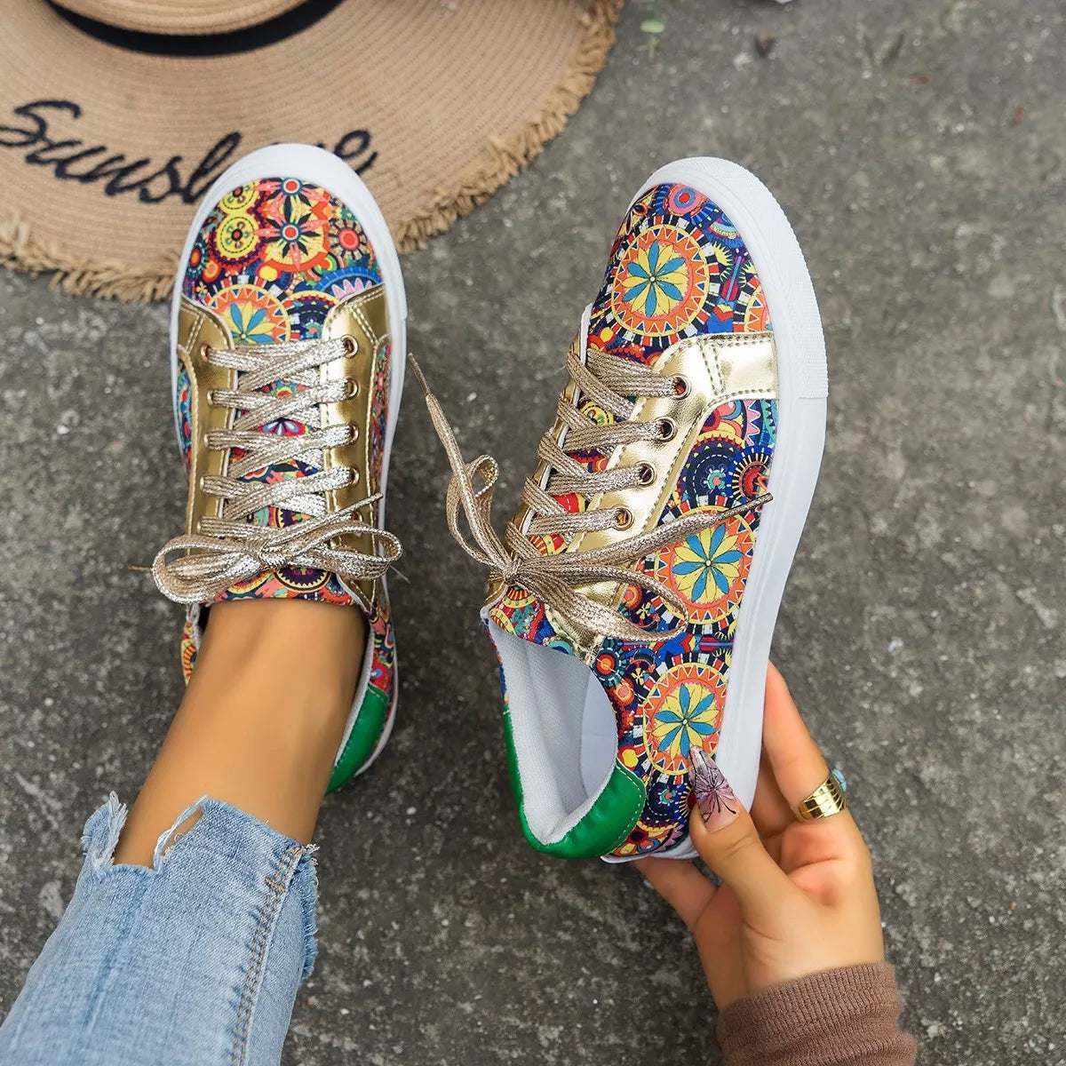 Printed Round Toe Sneakers - Exklusive Damenmode & Kleidung Kollektion | Redblad Deutschland