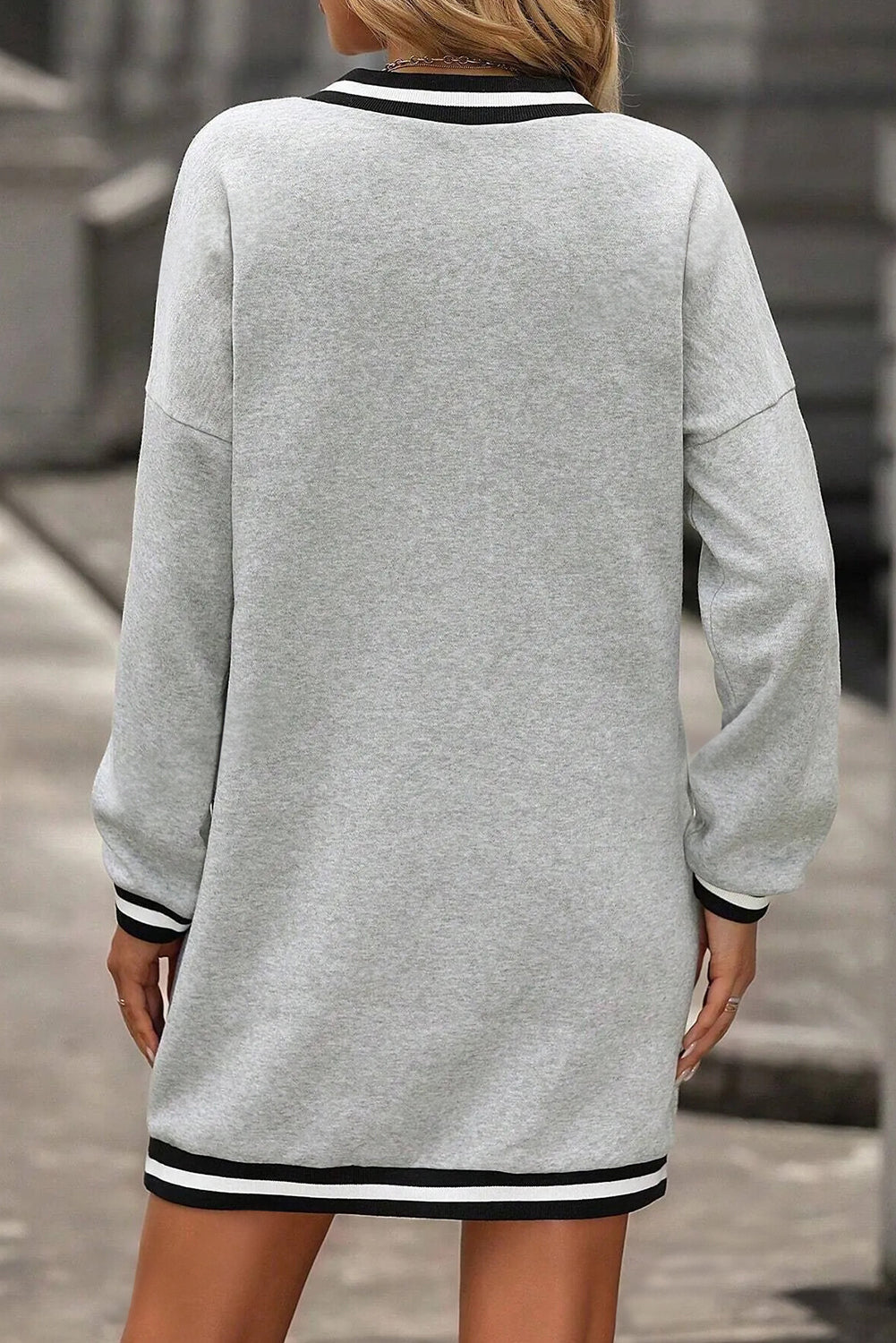 Robe T-shirt Preppy à manches longues à décolleté rayé gris clair
