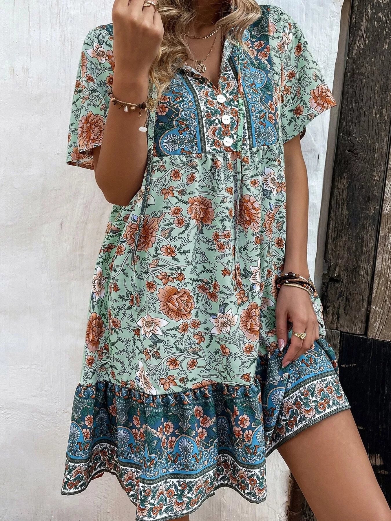 Floral Print Tie-Neck Ruffle Hem Mini Dress - Exklusive Damenmode & Kleidung Kollektion | Redblad Deutschland