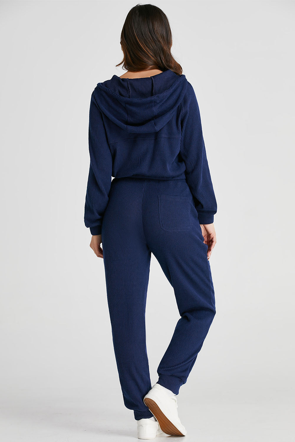 Set di felpa corta a maglia a coste blu navy e set di pantaloni da lavoro con cordino