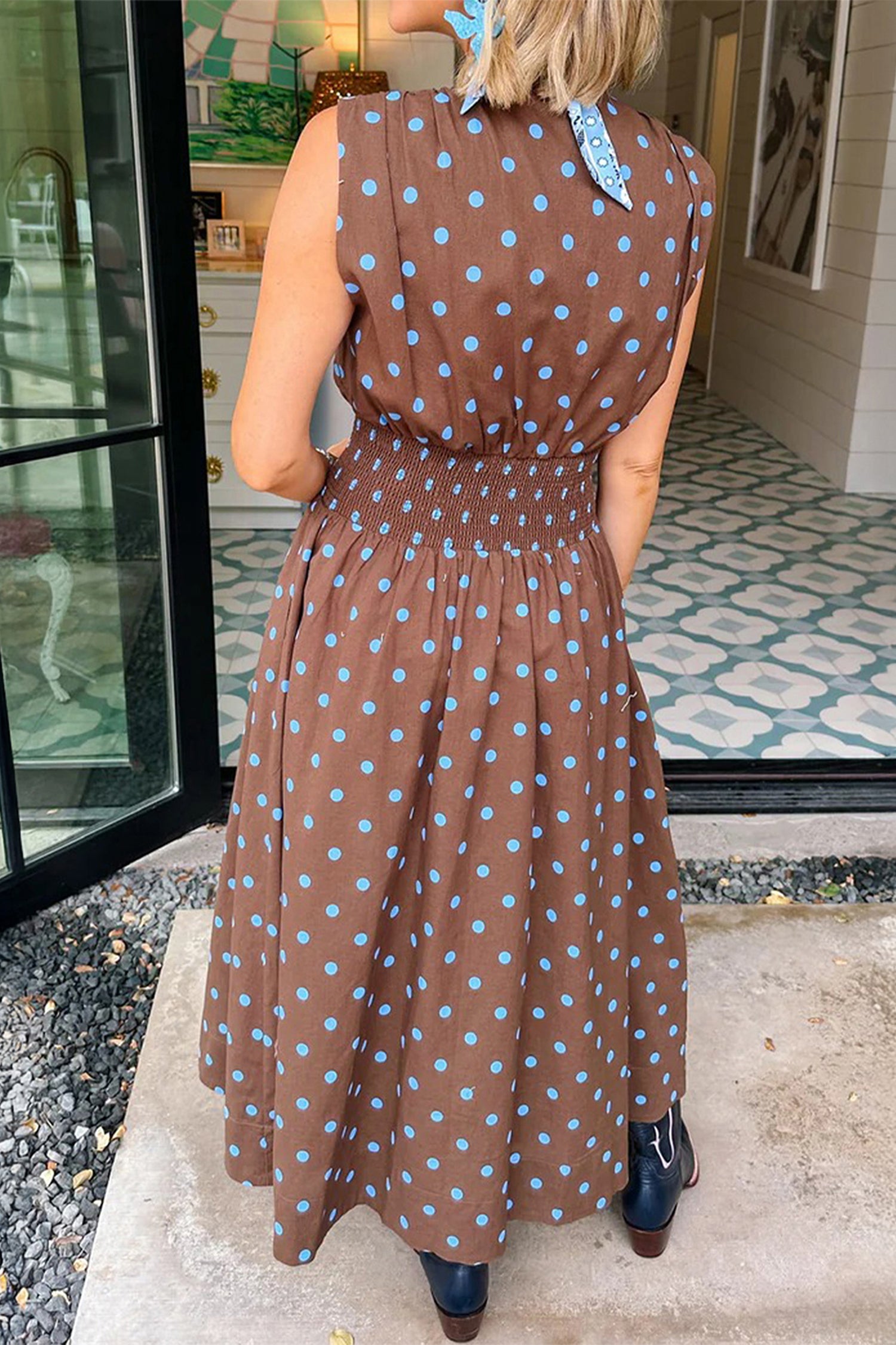 Robe sans manches à pois noire imprimée à pois contrasté, encol en V et fermeture éclair - Damesmode Afbeelding 5