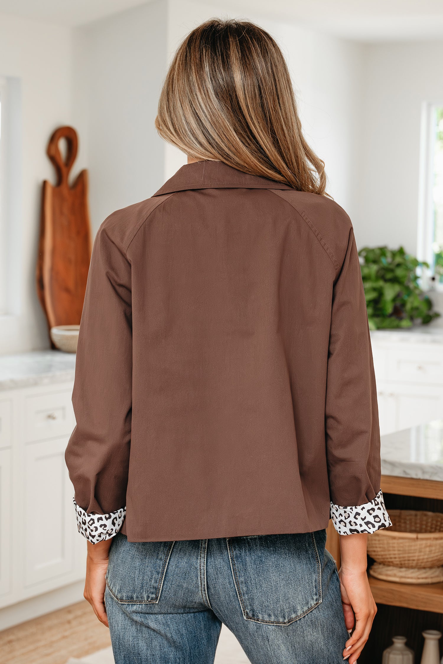 Veste Patchwork Chic à col marron foncé à col boutonné en léopard