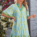 Himmelblo botanesch Blummenprint mat Rüschen-Trim V-Hals-Knäppchen Front locker Kleed - Foto 3