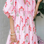 Mini robe à manches évasées à manches évasées à motifs de fleurs roses, cravate à rayures florales et encoche