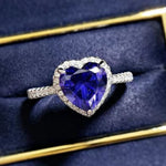 2 Carat Moissanite Heart-Shaped Side Stone Ring | Redblad 18K Solid Gold & Certified Diamond Rings