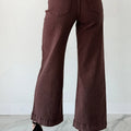 Rout Sandelholz mat eenfarwege Séien an der Mëtt mat breede Been, kuerze Jeans - Foto 2