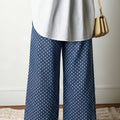 Himmelblaue Polka-Punkte-Knopf-Falten-Detail-Jeans mit weiten Beinen - Foto 2