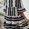 Black Geometric Print V Neck Ruffled Dress - Damesmode Afbeelding 2 - Foto 2