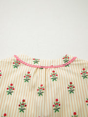 Robe courte courte à rayures florales rayées abricot avec un ourlet à volants contrasté - Damesmode Afbeelding 6 - Miniatuur