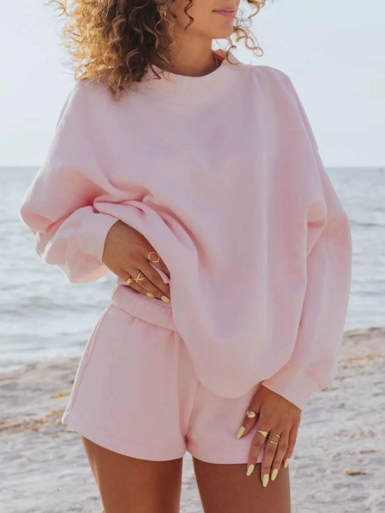 Relaxed Fit Round Neck Sweatshirt and Shorts Set - Luxe Damesmode & Kleding Collectie | Redblad Nederland
