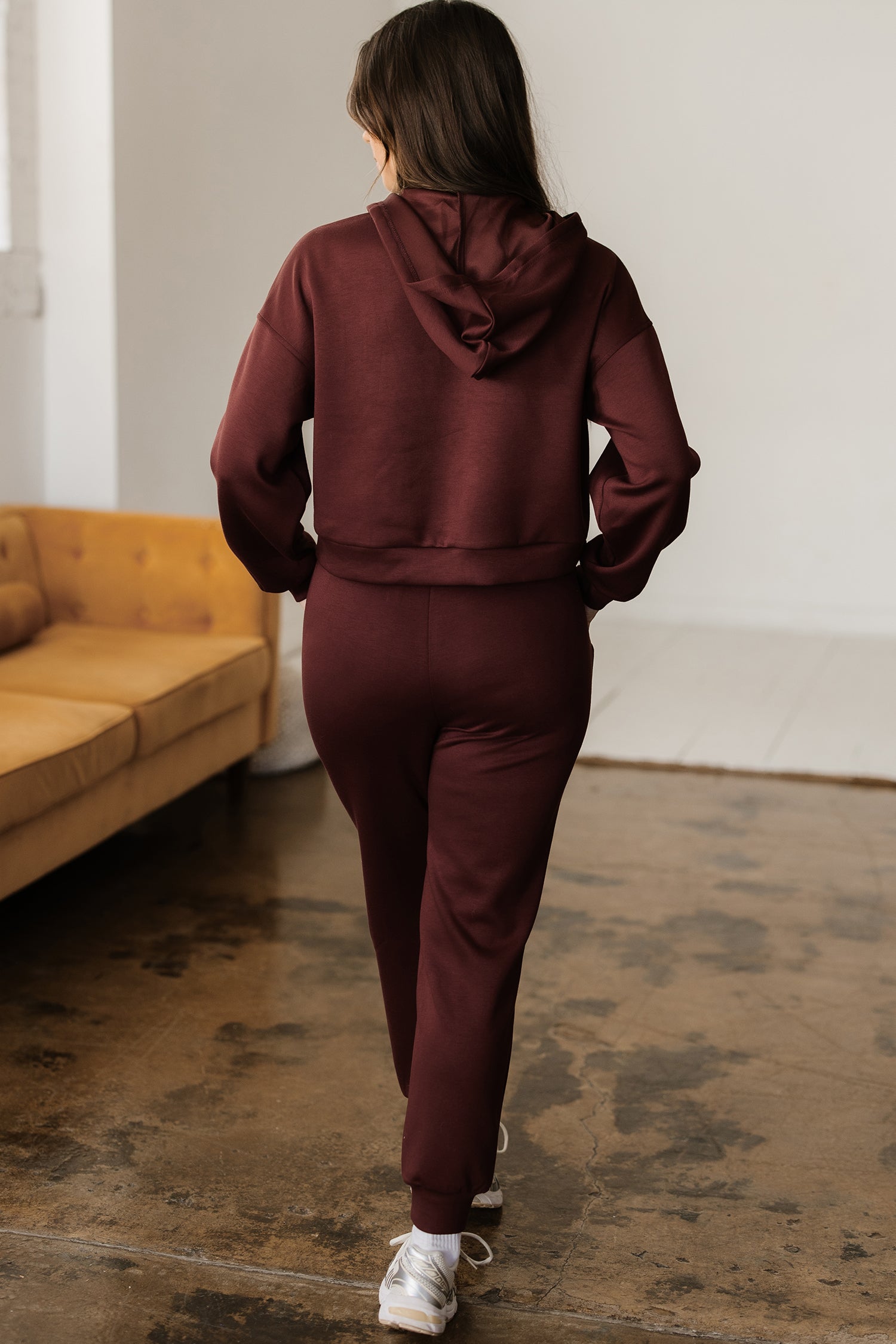 Chicory Coffee Button Kordelzug, geschnittener Hoodie Jogger 2 Stück Set