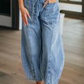Myosotis: Große Patch-Tasche, Kordelzug, Papiertasche, Taille-Barrel-Jeans - Foto 4