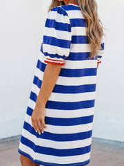 Mini-robe Mini Mini Strip Contrast à Bandes Bleues Contrast à col rond, manches bouffantes courtes - Damesmode Afbeelding 2 - Miniatuur