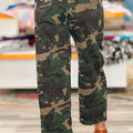 Gréng Camouflage-Print Zuchschnouer-Patch Täsch-Barrel Jeans - Foto 2