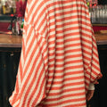 Maglietta a maniche lunghe oversize a righe a righe a righe arancioni con scollo tesserizzato - Foto 3