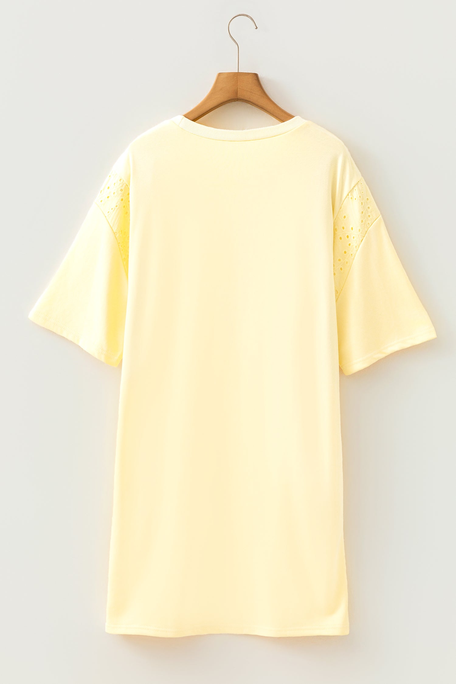 Gul cremeøje broderet blonde med splejsede ærmer løs T-shirtkjole