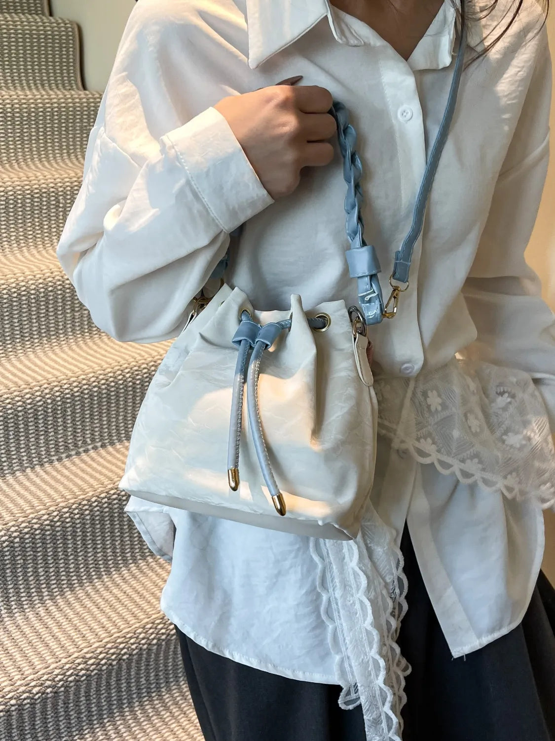 Drawstring PU Leather Bucket Bag - Exklusive Damenmode & Kleidung Kollektion | Redblad Deutschland