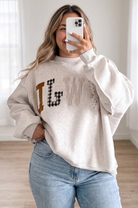 Grauer WWJD Mix Muster Buchstaben Grafik Offene Naht Locker Plus-Size Sweater - Detail