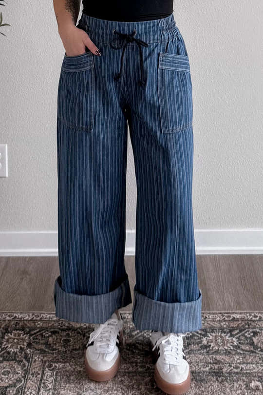 Jeans a strisce blu con cordino a contrasto e tasche larghe - Moda femminile Immagine 1