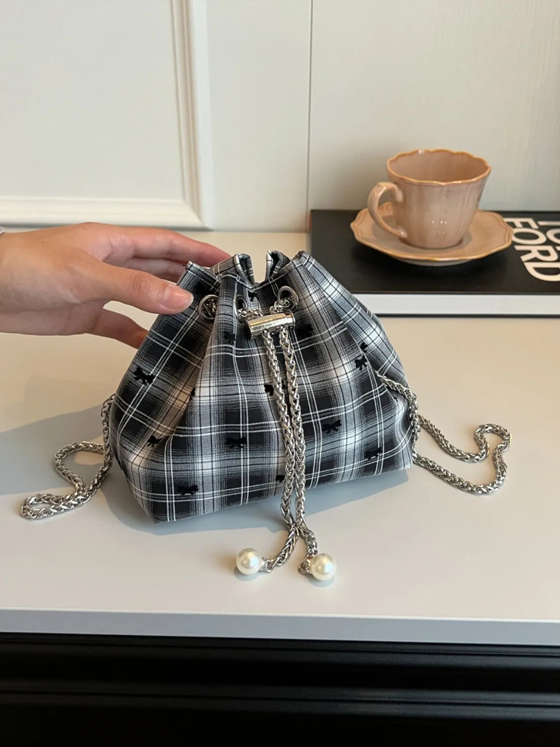 Chain Drawstring Bucket Bag - Luxe Damesmode & Kleding Collectie | Redblad Nederland