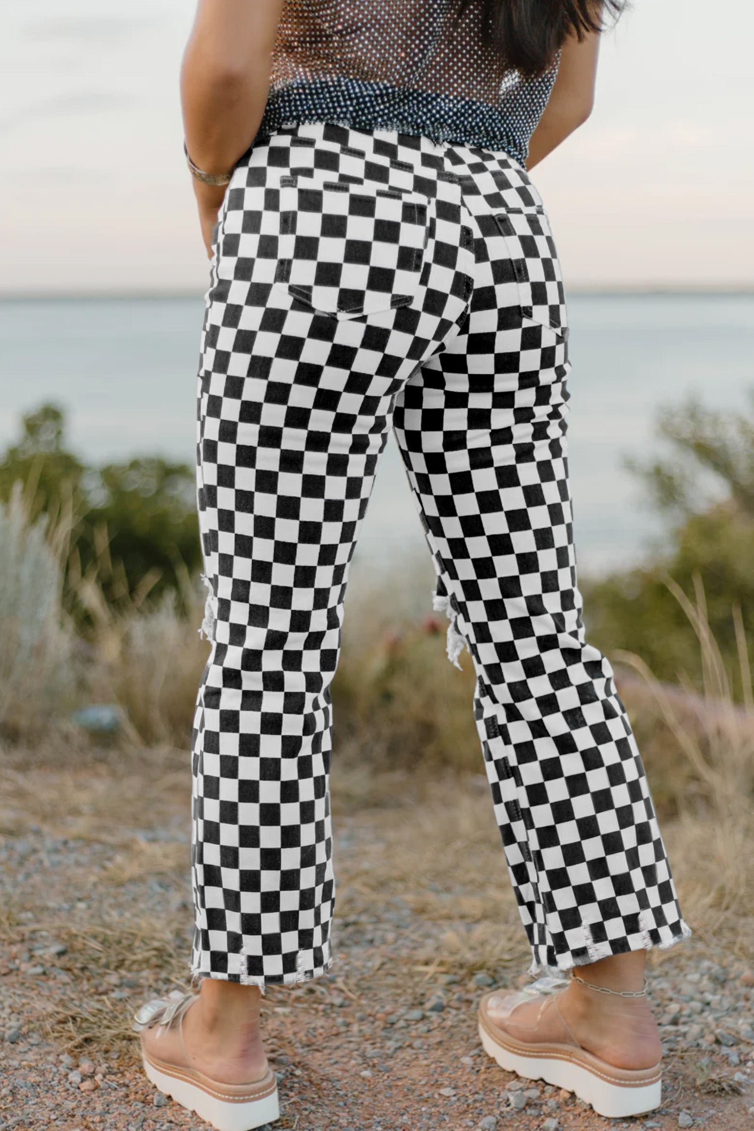 Black Checkerboard Print Distressed Holes Raw Edge Cropped Jeans - Damesmode Afbeelding 2
