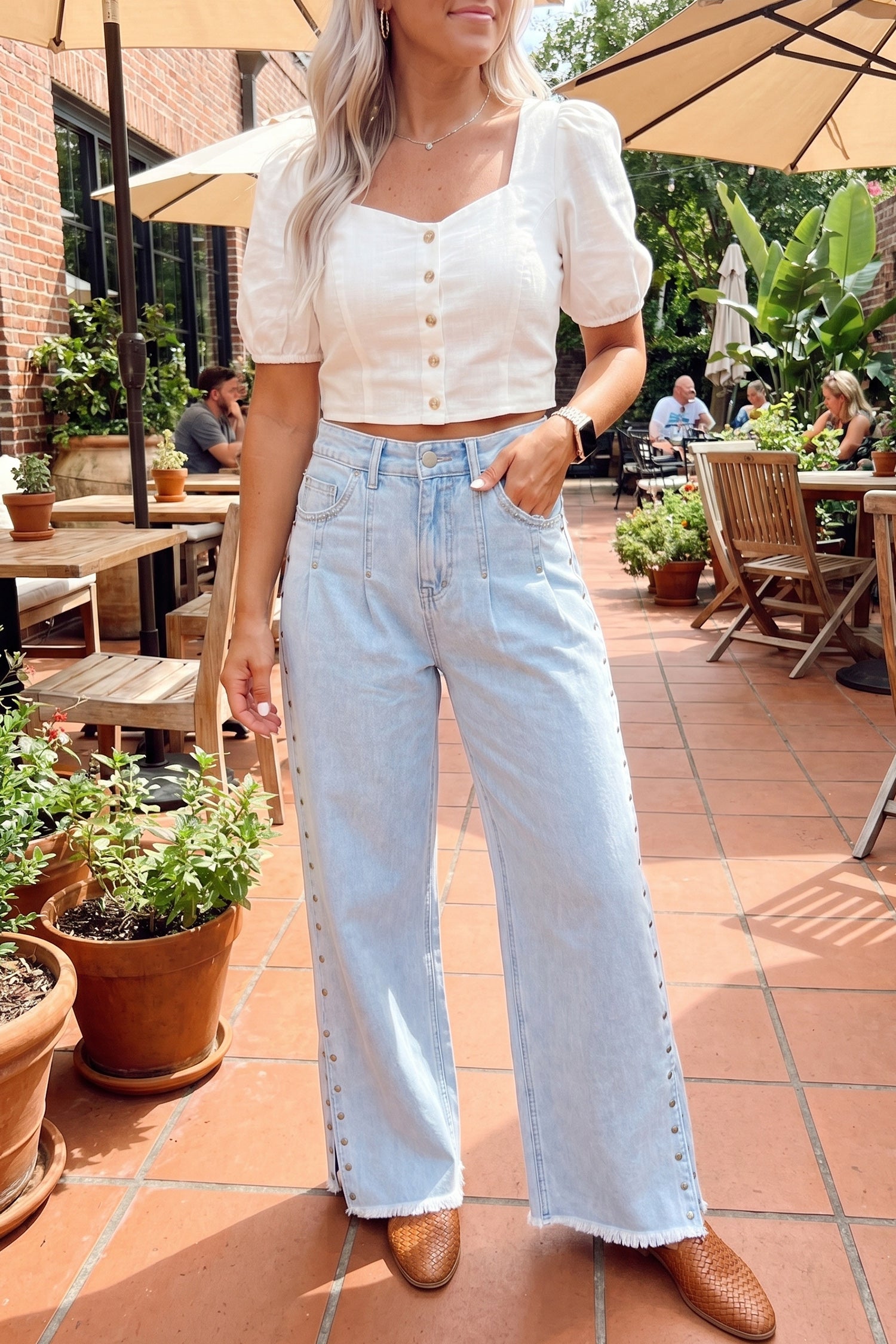 Beau Blue Studded Side Slit Leg Frayed Pocketed Wide Leg Jeans - Damesmode Afbeelding 4