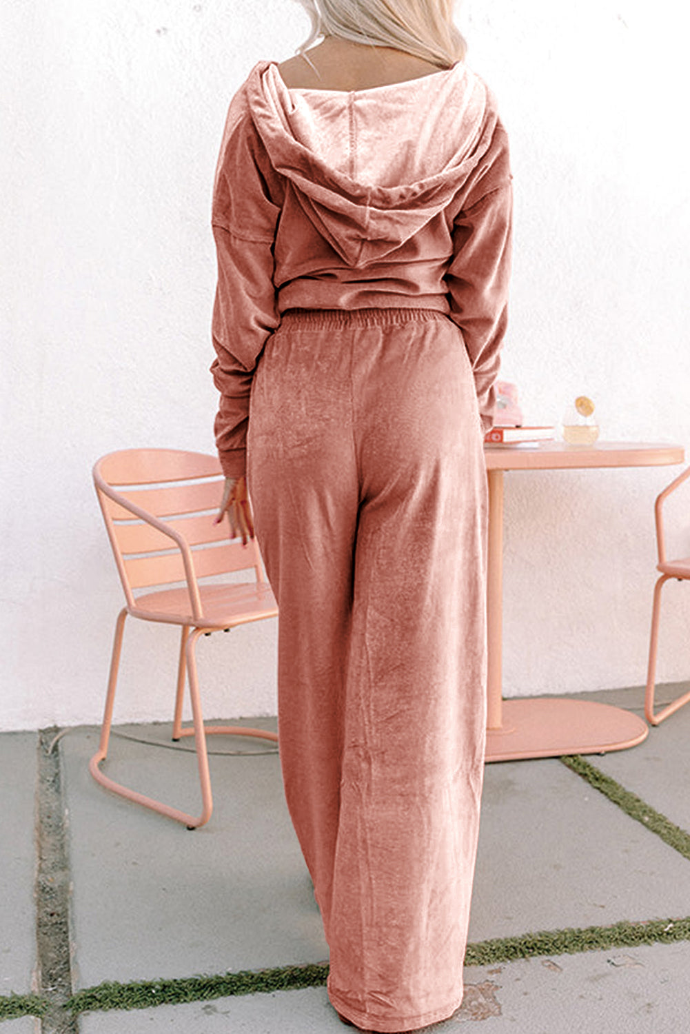 Felpa con cappuccio e pantaloni a gamba larga con cappuccio in velluto di fiori di pesco, fiore di pesco