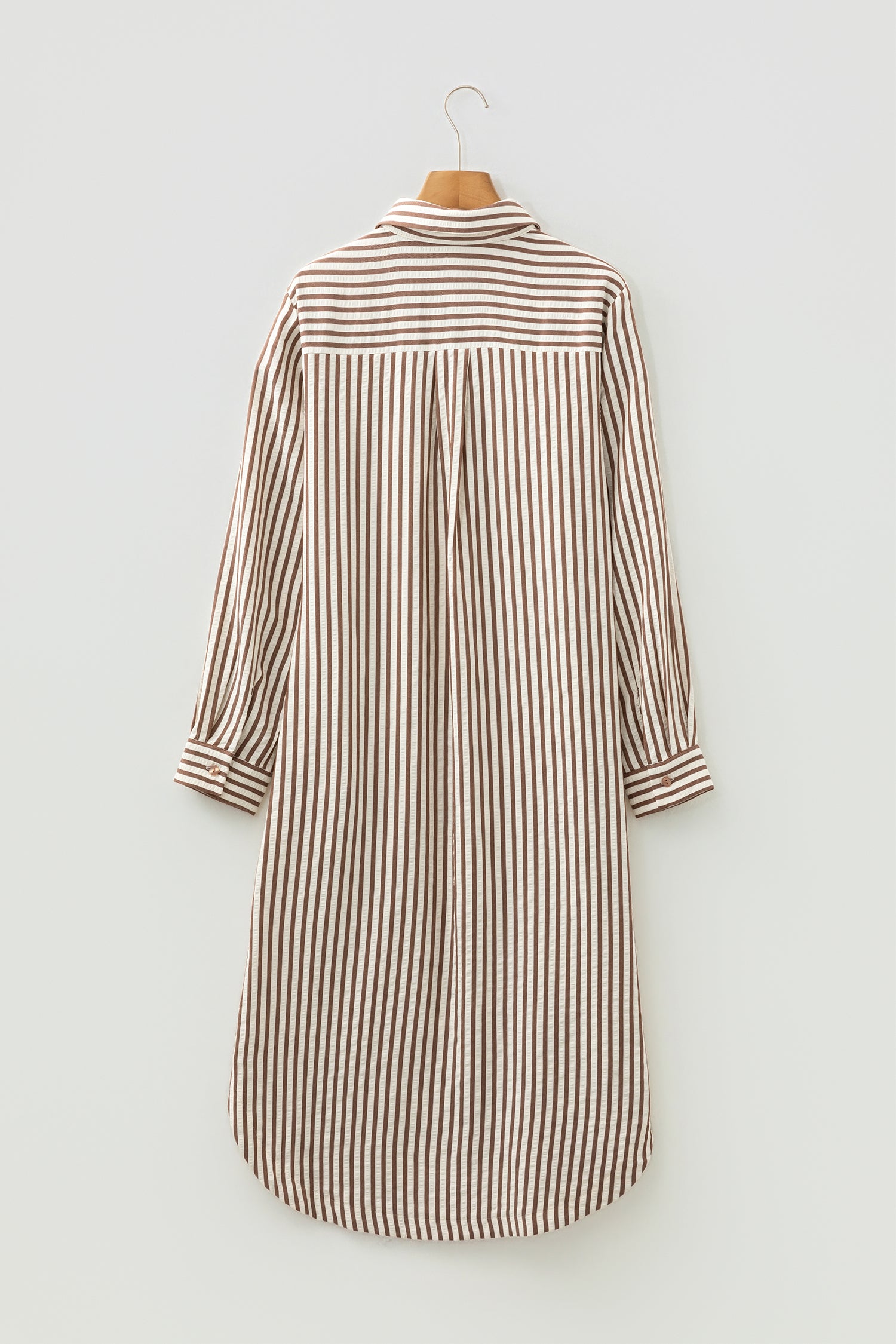Braun-Streifen-strukturiertes 3/4-Ärmel-Rundsaum-Split-Midi-Hemdkleid
